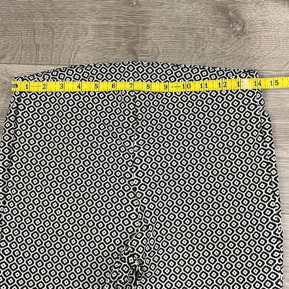 MICHAEL Michael Kors Pull On Ankle Pants Black White Trellis M - Picture 8 of 12